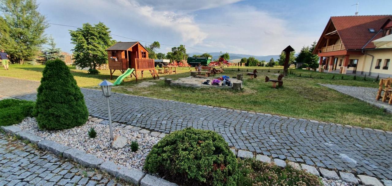 Hotel Farma Vysoka Chrastava Buitenkant foto