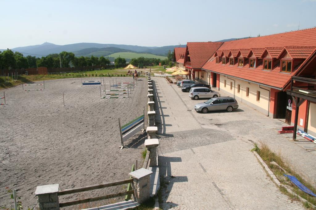 Hotel Farma Vysoka Chrastava Buitenkant foto