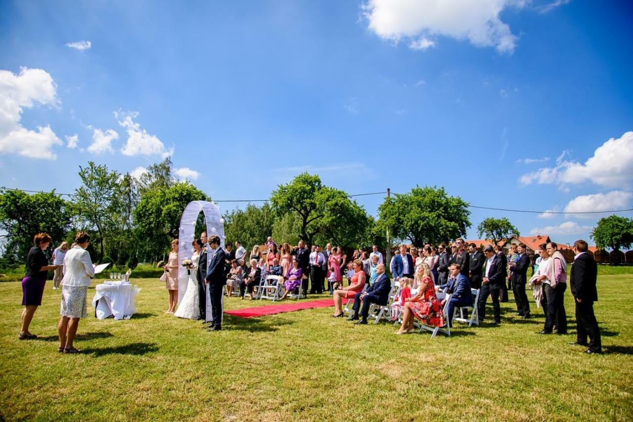 Hotel Farma Vysoka Chrastava Buitenkant foto