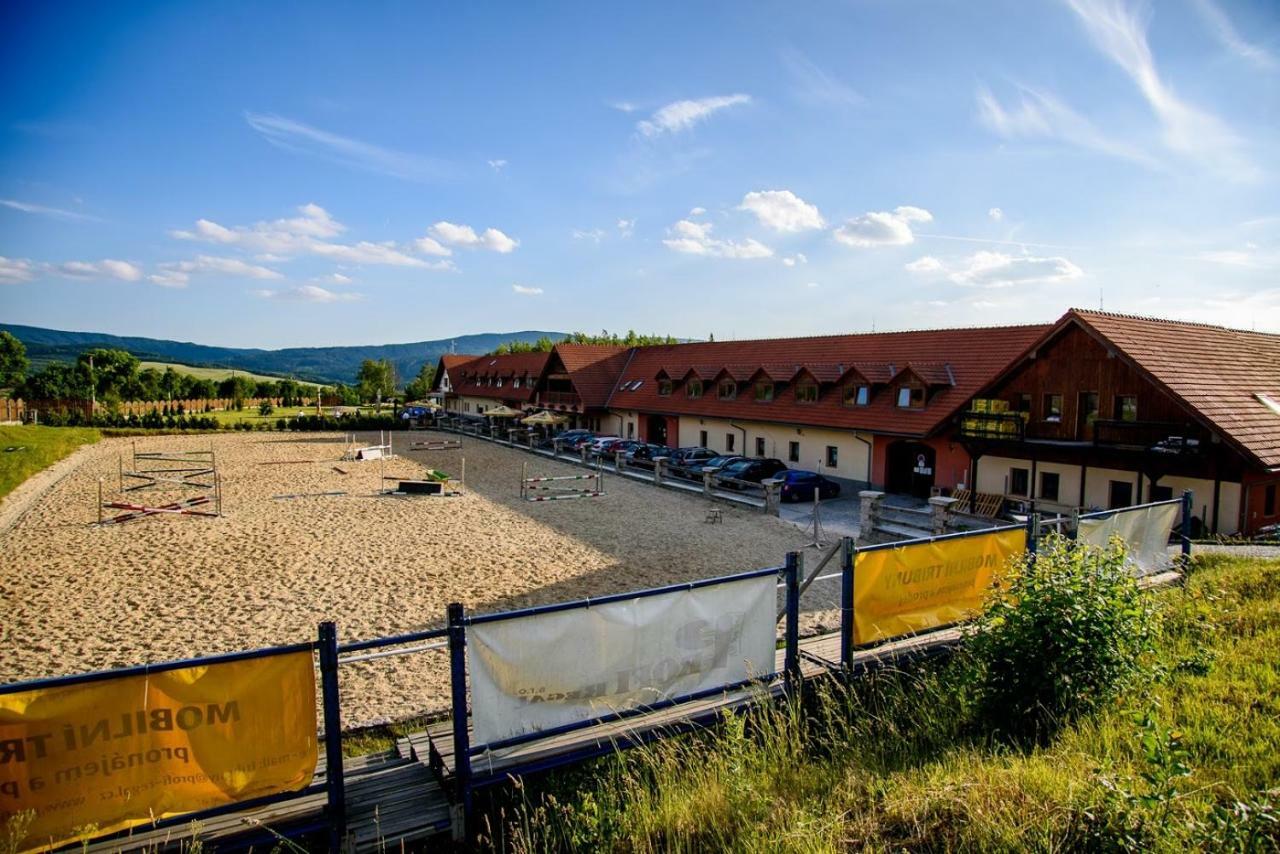 Hotel Farma Vysoka Chrastava Buitenkant foto